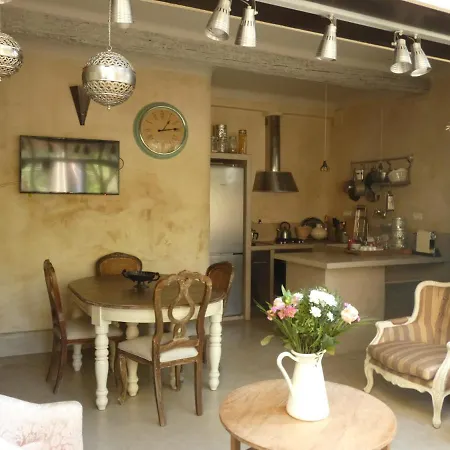 The French Village Authentic House Apartament *