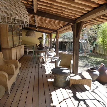 Apartament The French Village Authentic House